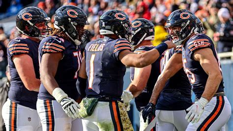 Bears 14, Broncos 7: Justin Fields connects with Cole Kmet to give Chicago lead